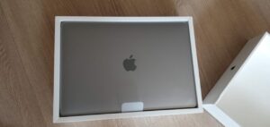 touchscreen MacBook debut